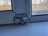 Значок Toyota за 6 000 тг. в Астана – фото 2