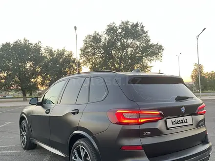 BMW X5 2022 года за 50 000 000 тг. в Алматы