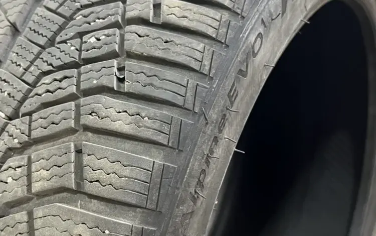 235/40 R18 пара за 45 000 тг. в Алматы