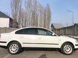 Volkswagen Passat 1997 года за 900 000 тг. в Алматы – фото 5