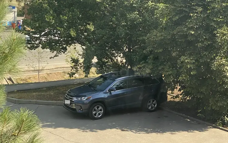 Toyota Highlander 2018 года за 17 200 000 тг. в Алматы