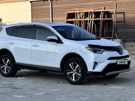 Toyota RAV4 2018 года за 14 000 000 тг. в Актау – фото 4