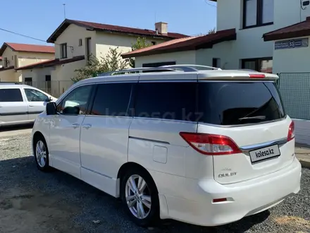 Nissan Quest 2013 года за 6 000 000 тг. в Атырау – фото 3