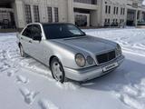 Mercedes-Benz E 230 1997 годаfor2 450 000 тг. в Караганда – фото 3