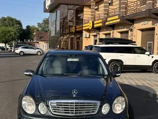 Mercedes-Benz E 240