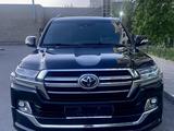 Toyota Land Cruiser 2018 года за 33 000 000 тг. в Астана