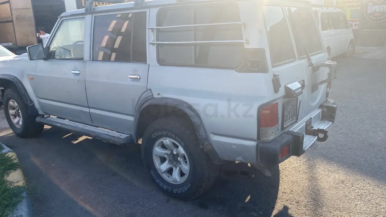 Nissan Patrol, 1990