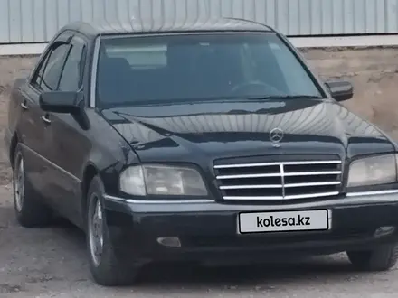 Mercedes-Benz C 180 1995 года за 1 800 000 тг. в Шымкент