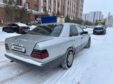 Mercedes-Benz E 220 1994 года за 1 500 000 тг. в Астана – фото 2