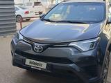 Toyota RAV4 2015 годаүшін8 500 000 тг. в Актобе – фото 3