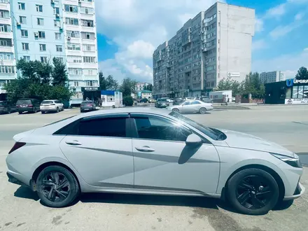 Hyundai Elantra 2022 года за 9 800 000 тг. в Актобе – фото 5