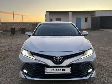Toyota Camry 2019 года за 12 000 000 тг. в Актау – фото 2