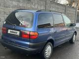 Volkswagen Sharan 1995 года за 2 350 000 тг. в Алматы – фото 4