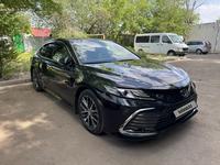 Toyota Camry 2023 года за 17 300 000 тг. в Экибастуз