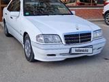 Mercedes-Benz C 180 1997 года за 3 600 000 тг. в Атырау