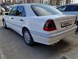 Mercedes-Benz C 180 1997 года за 3 600 000 тг. в Атырау – фото 3