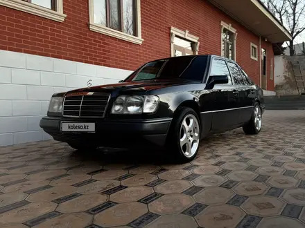 Mercedes-Benz E 280 1993 года за 3 800 000 тг. в Шымкент – фото 2