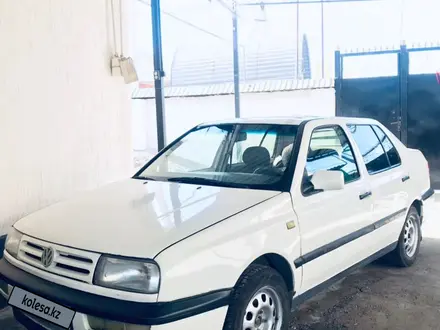 Volkswagen Vento 1994 года за 1 500 000 тг. в Жетысай – фото 3