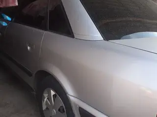 Audi 100