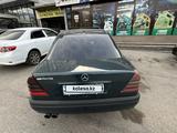 Mercedes-Benz C 200 1996 года за 1 500 000 тг. в Алматы – фото 2