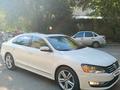 Volkswagen Passat 2014 года за 4 550 000 тг. в Уральск – фото 4