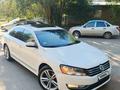 Volkswagen Passat 2014 года за 4 550 000 тг. в Уральск