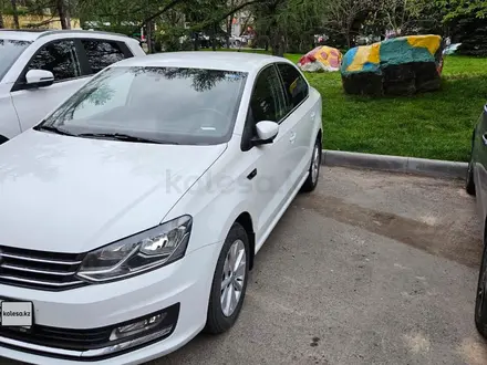 Volkswagen Polo 2018 года за 7 150 000 тг. в Алматы – фото 2