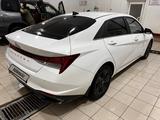 Hyundai Elantra 2021 года за 9 700 000 тг. в Уральск – фото 4