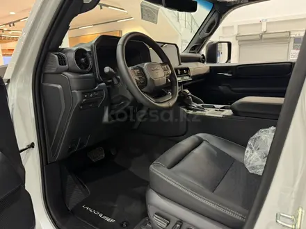 Toyota Land Cruiser Prado Luxe+ 2025 года за 52 390 000 тг. в Атырау – фото 7