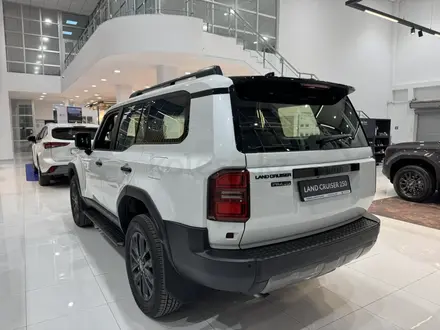 Toyota Land Cruiser Prado Luxe+ 2025 года за 52 390 000 тг. в Атырау – фото 6