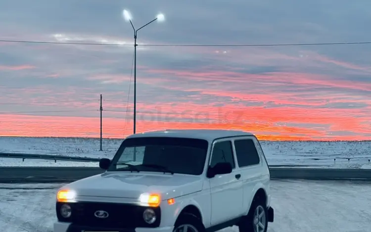 ВАЗ (Lada) Lada 2121 2017 годаүшін4 100 000 тг. в Семей