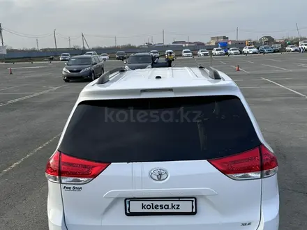 Toyota Sienna 2013 года за 14 500 000 тг. в Уральск – фото 6