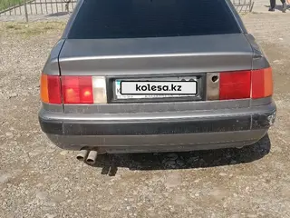 Audi 100
