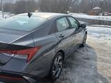 Hyundai Elantra 2024 годаfor11 500 000 тг. в Алматы – фото 3