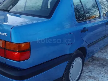 Volkswagen Vento 1993 года за 1 970 000 тг. в Алматы – фото 2