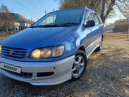 Toyota Ipsum 1997 года за 4 300 000 тг. в Алматы