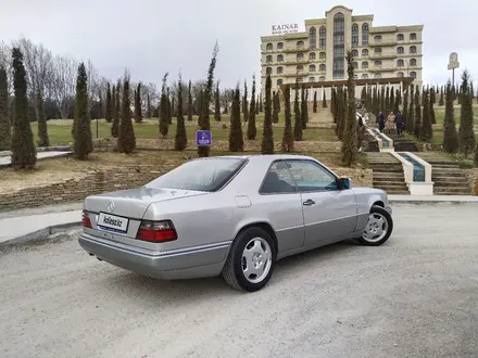 Mercedes-Benz E 220 1994 года за 2 900 000 тг. в Шымкент – фото 3