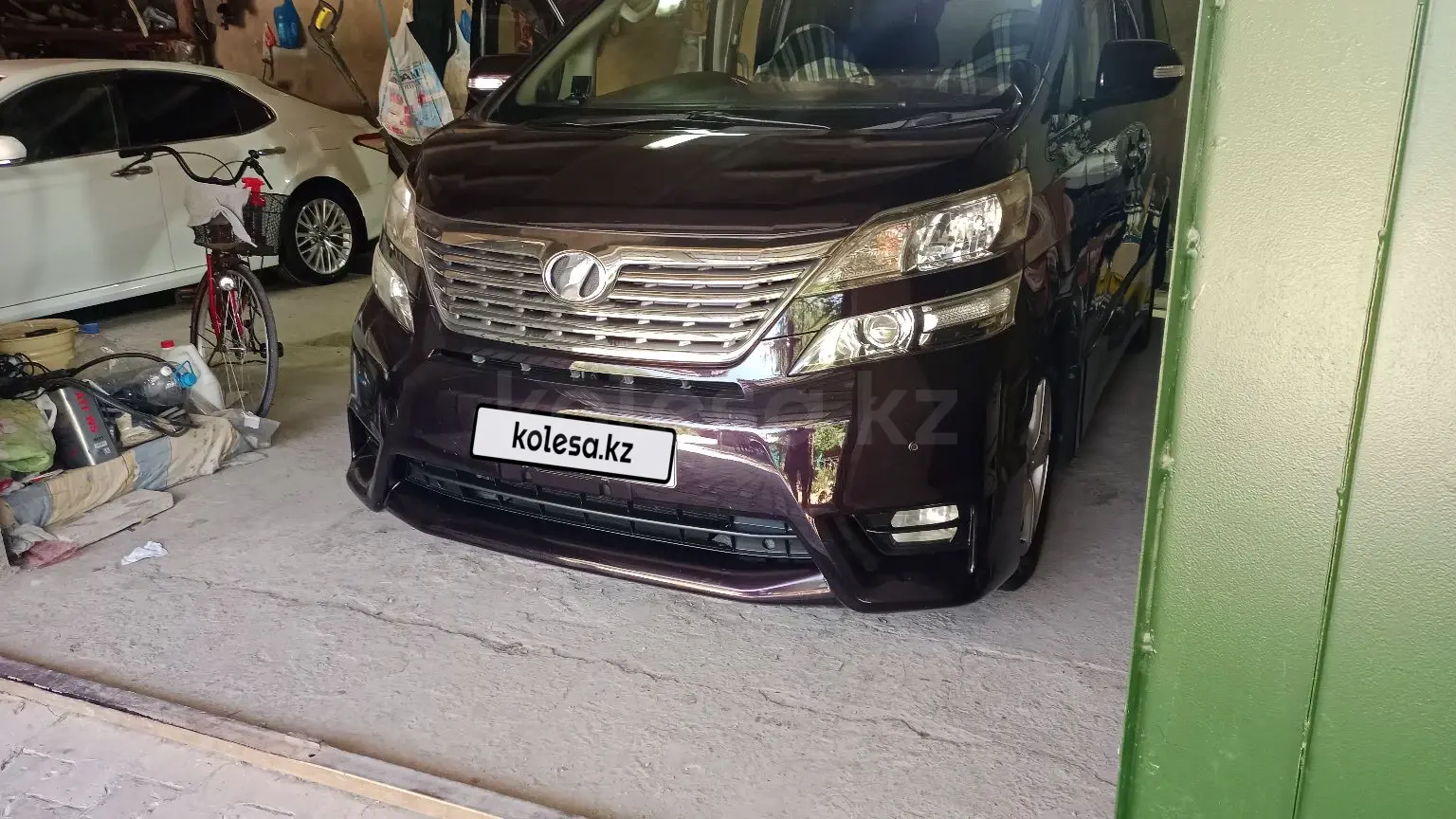 Toyota Vellfire, 2010