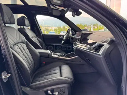 BMW X5 XDrive 40i 2025 года за 57 500 000 тг. в Алматы – фото 23