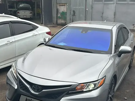 Toyota Camry 2019 года за 12 500 000 тг. в Алматы – фото 2