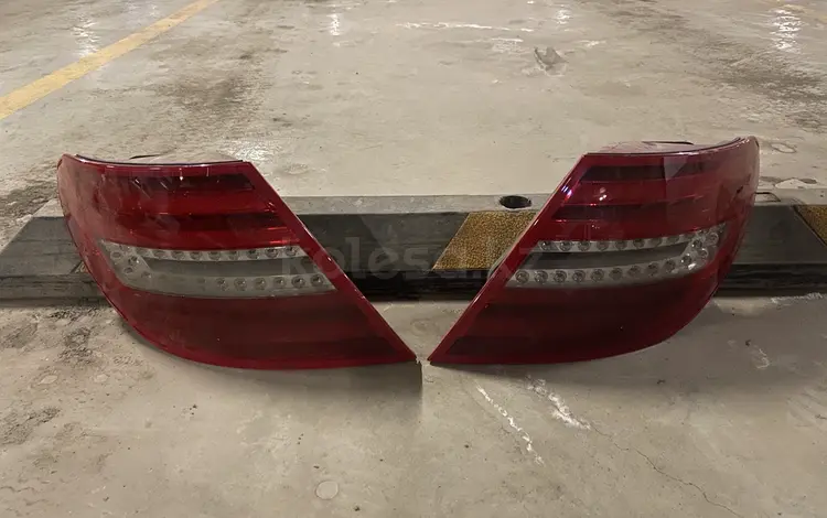 Задние фонари Mercedes w204 рестайлинг за 30 000 тг. в Астана