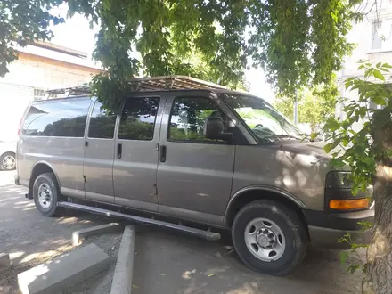 Chevrolet Express 2009 года за 12 000 000 тг. в Павлодар – фото 2