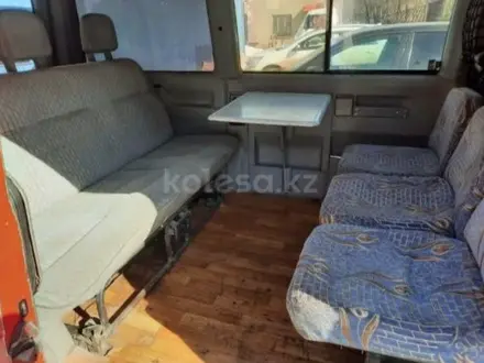 Volkswagen Caravelle 1995 года за 2 700 000 тг. в Караганда – фото 8