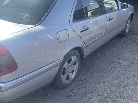 Mercedes-Benz C 180 1995 года за 1 500 000 тг. в Караганда