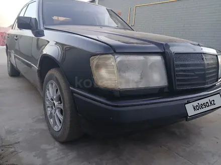 Mercedes-Benz E 260 1992 года за 1 300 000 тг. в Уральск – фото 4