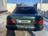 Mercedes-Benz E 230 1996 годаүшін2 600 000 тг. в Астана – фото 2