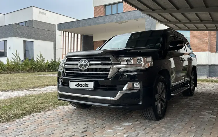 Toyota Land Cruiser 2018 года за 36 000 000 тг. в Шымкент