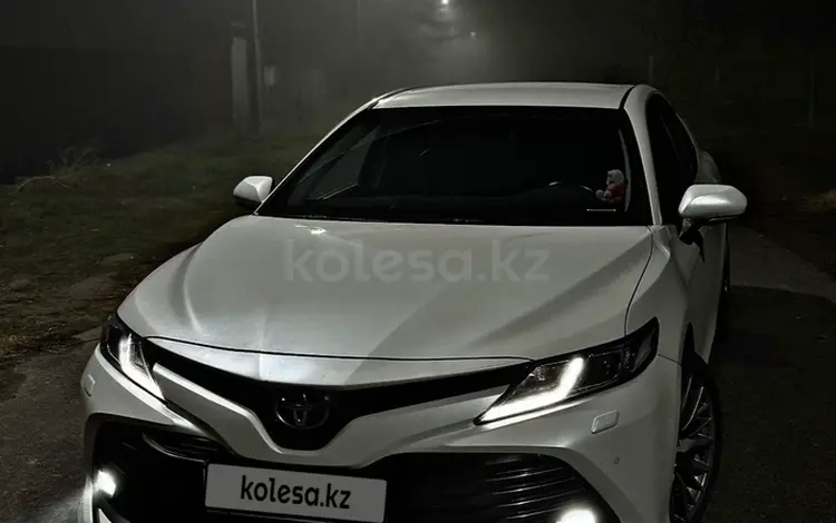 Toyota Camry 2019 года за 13 500 000 тг. в Шымкент