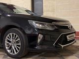 Toyota Camry 2015 года за 13 000 000 тг. в Алматы – фото 3