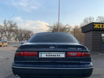 Toyota Camry 1997 года за 2 950 000 тг. в Алматы – фото 6